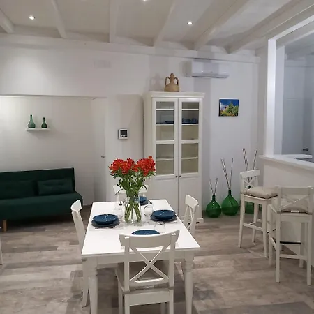 Semesterbostad Casa Virgilio Maruggio